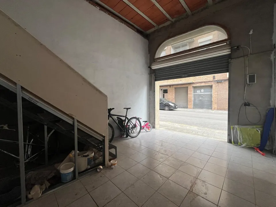 Oportunidad Local de 132m2 en Set Camins por 108.000€.