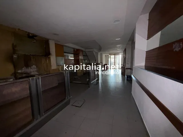 LOCAL EN VENTA EN PLENA AVENIDA DE XÀTIVA - foto 5