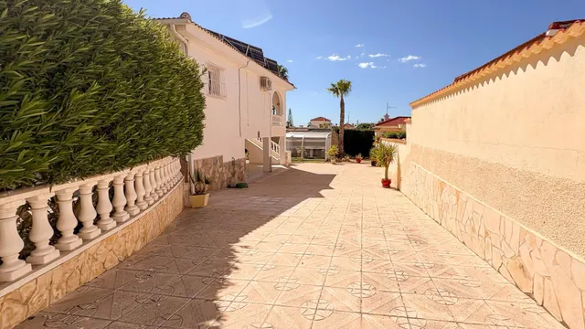 Villa 4 habitaciones 344m² en venta - Centro de la Ciudad Quesada — 13