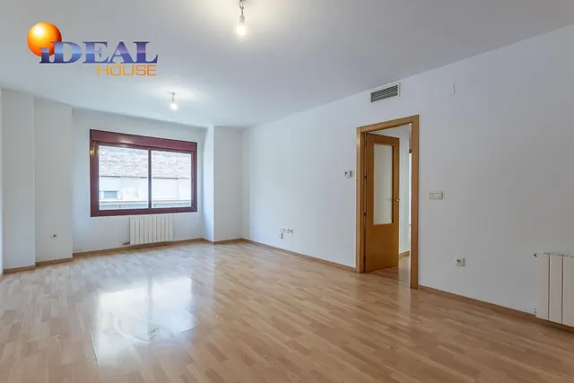 Ático dúplex junto Alhamar con 2 garajes y 2 trasteros — 7