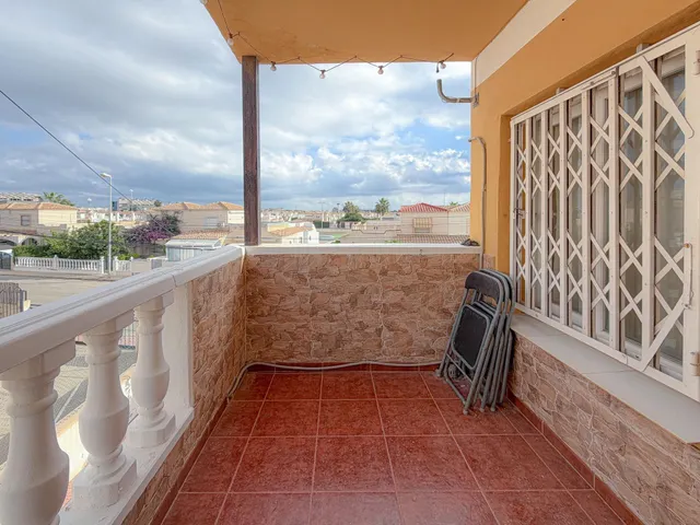 Fantastica vivienda en primera planta con gran terraza y vistas al mar — 12