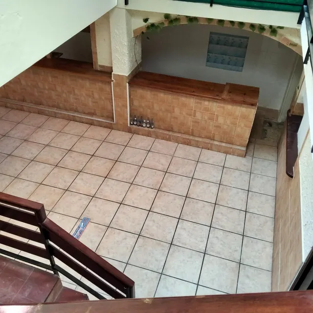 AMPLIO LOCAL PARA BAR/RESTAURANTE CON LICENCIA DE ACTIVIDAD Y SALIDA DE HUMOS — 6