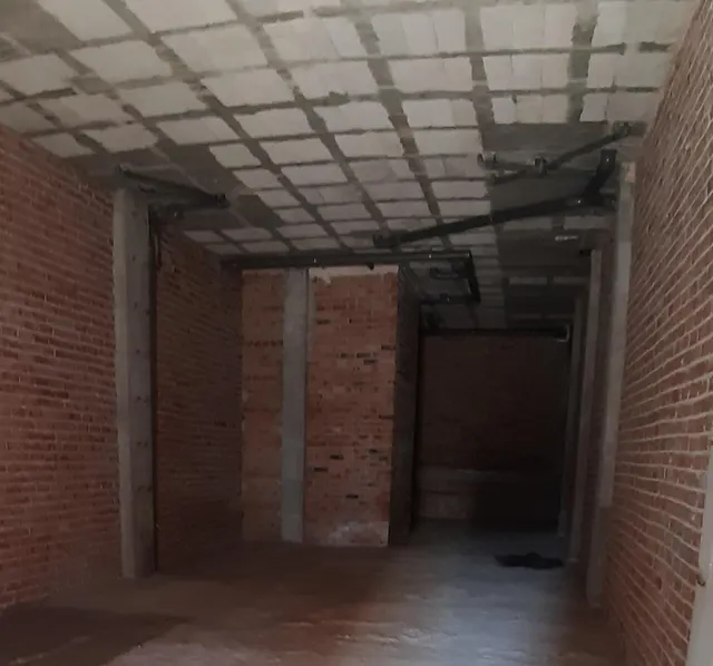 Local en una de las mejores zonas de Las Lagunas — 9
