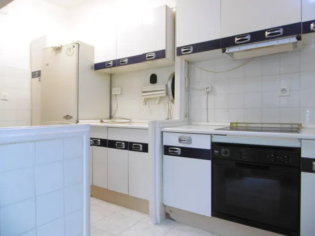 VIVIENDA DE 2 DORMITORIOS Y TERRAZA FRENTE A PLAZA DE TOROS — 31