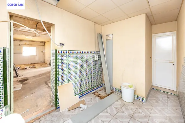 Local + vivienda en Avda. Cadiz — 43