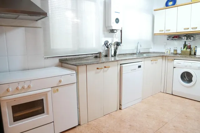 Casa independiente con parcela llana de 620 m2 en Aiguaviva, Vidreres — 6