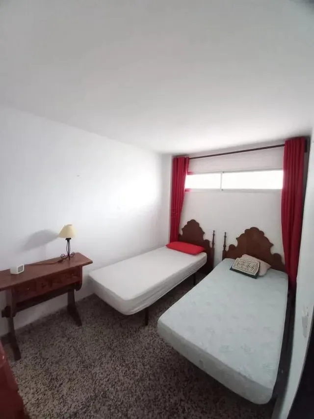 Amplio Piso en Benalmádena con Vistas y Excelentes Amenidades — 7