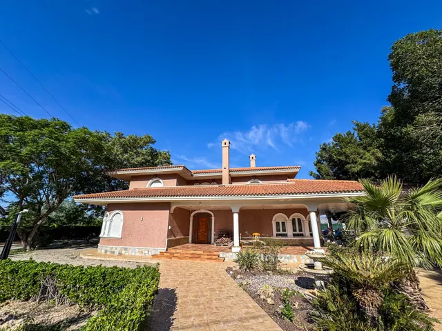 Exclusivo Chalet Independiente con Piscina Privada y Gran Parcela en Callosa de Segura — 3