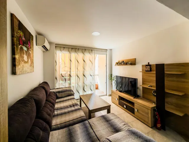 EXCELENTE PISO EN CANALS LISTO PARA ENTRAR A VIVIR - foto 5