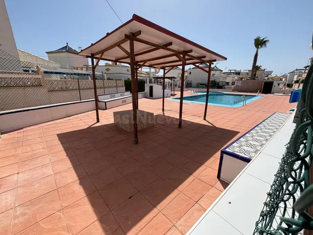Adosado de 4 dormitorios, 2 baños en Los Altos (Orihuela Costa) con 2 Piscinas, Solárium y Gran Sótano — 5