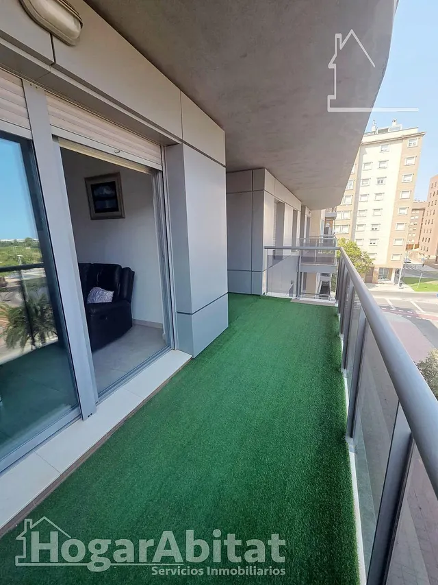 MUY AMPLIO Y EXTERIOR EN RESIDENCIAL CON GARAJE, TERRAZA Y PISCINA — 9