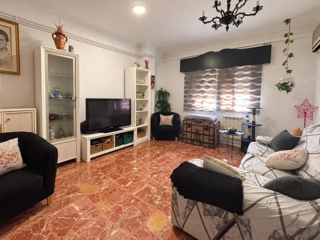 Piso en venta de 4 dormitorios, 3 baños, balcón y patio — 8