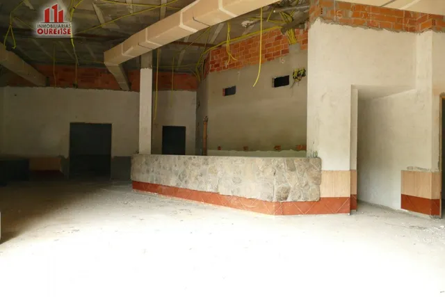 AMPLIO LOCAL COMERCIAL EN EL VEINTIUNO — 3