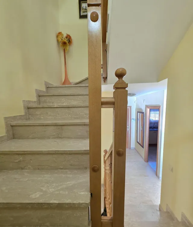 Chalet esquinero adosado en Vilafortuny — 22