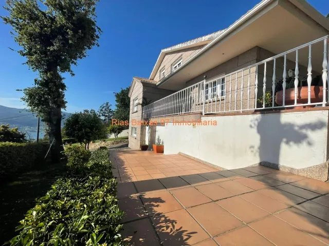 REF 2957 CHALET EXCLUSIVO 4 DORM. CON VISTAS A LA RIA DE VIGO ( REDONDELA ) — 2