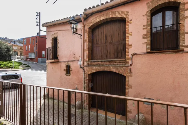 CASA CATALOGADA Y EXCLUSIVA EN EL CENTRO DE SANT LLORENÇ SAV - foto 4