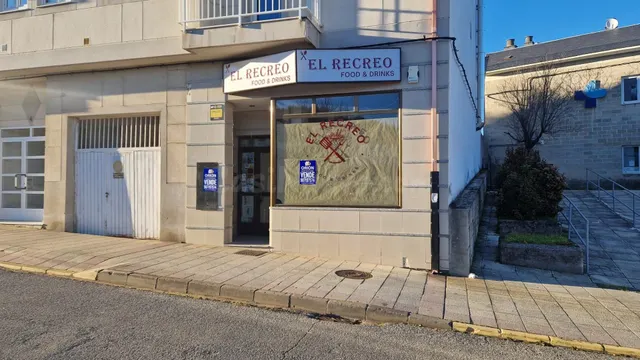 SE VENDE RESTAURANTE EN TORENO