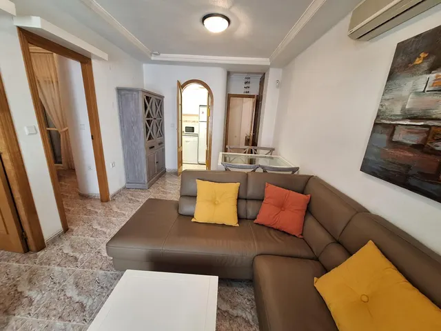 Acogedor Apartamento en Torrevieja, Ideal para Vivir — 12