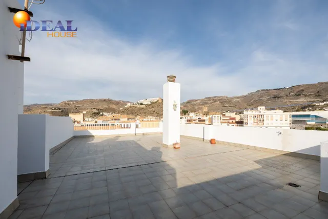 ESTUPENDO ATICO JUNTO AL MAR CON TERRAZA FANTASTICA — 27