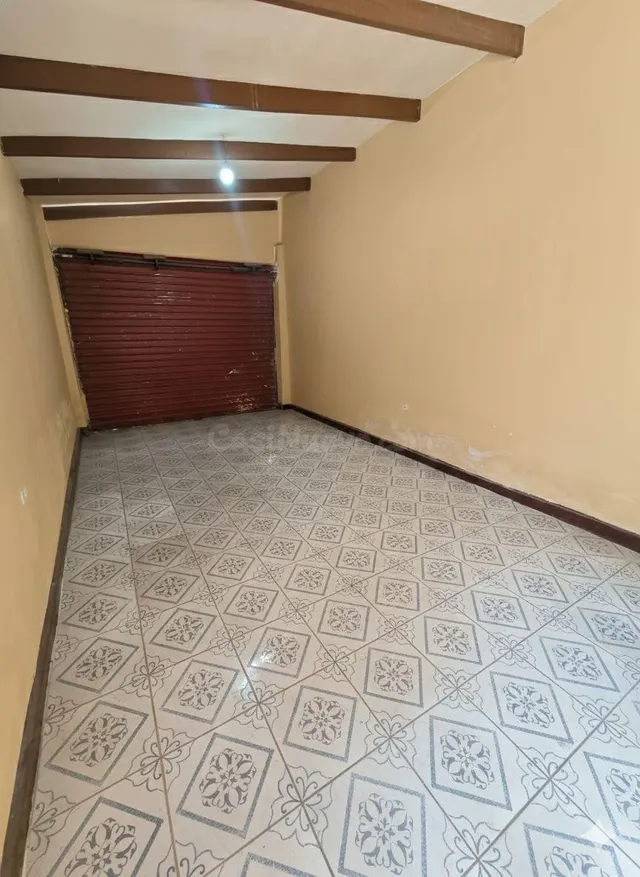 Bs. 1500.- Local Comercial Sobre Avenida Rene Moreno - foto 2