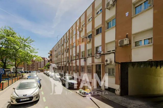 PISO REFORMADO A ESTRENAR DE 2 DORMITORIOS, 1 BAÑO Y 1 ASEO. — 37