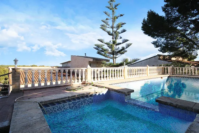 AMPLIO CHALET INDEPENDIENTE EN VENTA EN SIERRA PERENCHIZA — 7