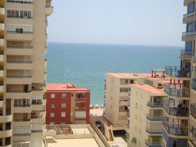 APARTAMENTO CON PISCINA Y VISTAS AL MAR - foto 3