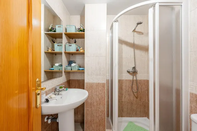 Ático Exclusivo en Roquetas de Mar con Amplia Terraza y Piscina Comunitaria — 22