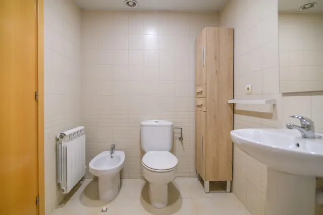 Impecable y céntrico en Manresa: 3 hab, suite y balcón — 26