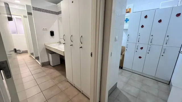Local comercial 33 habitaciones en venta - Pueblo 8 — 25