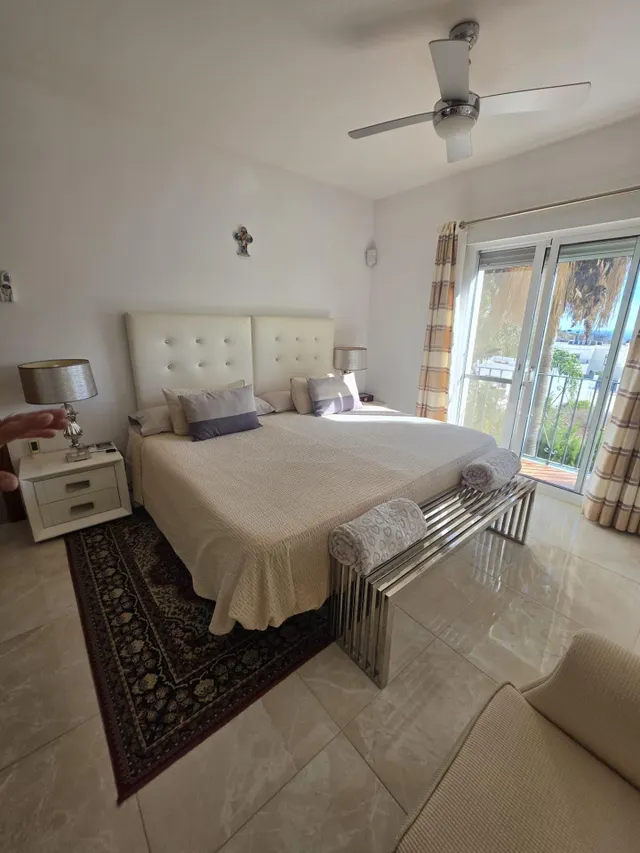 se vende chalet en casares golf — 48