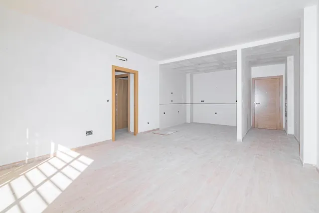 EDIFICIO EN VENTA EN MORALEDA DE ZAFAYONA — 32
