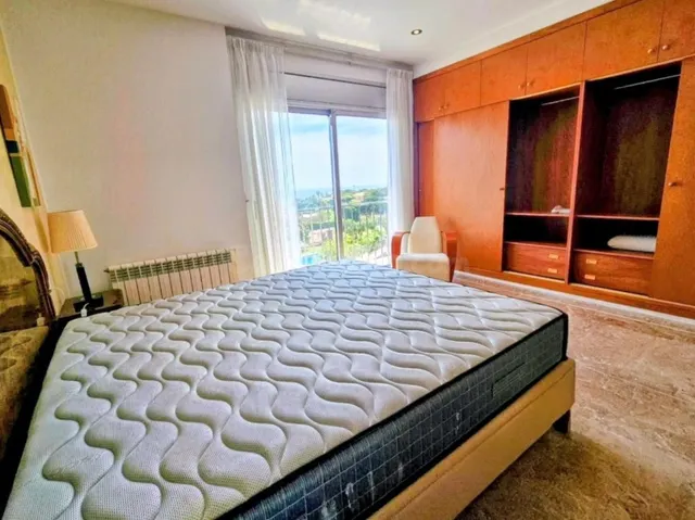 Chalet con licencia turística, piscina y vistas únicas. - foto 4