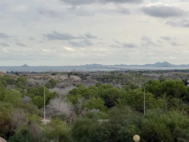 Orihuela Costa! Espectacular apartamento con amplios espacios + gran terraza con vistas despejadas y laterales al mar + Parking comunitario + Piscina comunitaria con zonas ajardinadas — 36