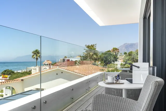 Spectacular Beachfront Designer Villa in Marbella — 5