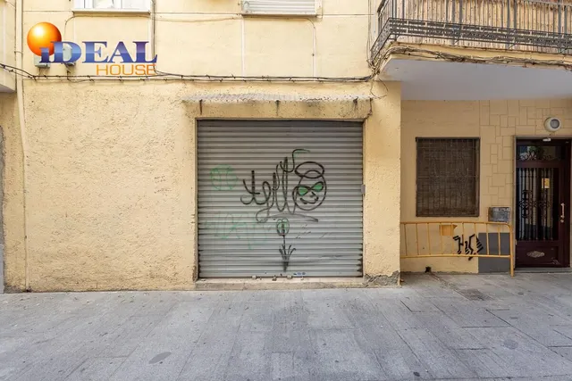 Estos dos grandes locales en pleno centro de Granada ofrecen una oportunidad única para tu negocio. — 16