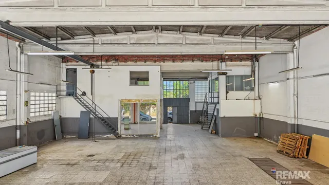 Girona, Domeny | Gran Oportunidad: Edificio de 702 m2 con Taller, Vivienda y Patio — 27