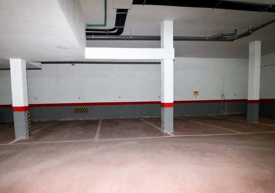 Urbis te ofrece una plaza de parking en Candelario, Salamanca