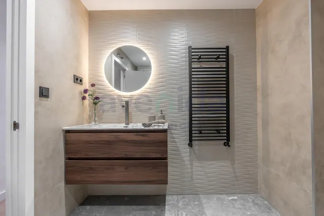 Elegante vivienda reformada de 3 dormitorios en Calle Bailén — 27