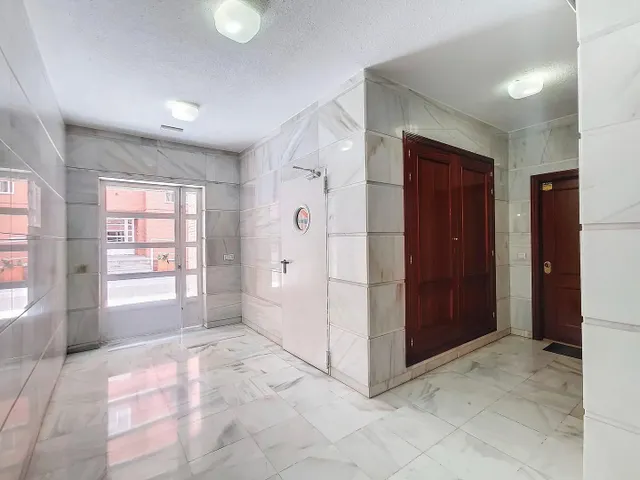 Piso con enorme terraza en Barrio de los Periodistas de Granada — 23
