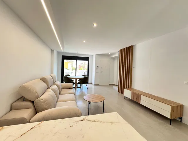 CHALET CON SOLÁRIUM, PISCINA Y SÓTANO — 8