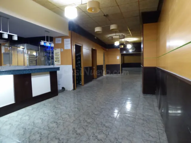 GRAN LOCAL CON DISTINTOS AMBIENTES EN VENTA EN EL CENTRO DE  - foto 2