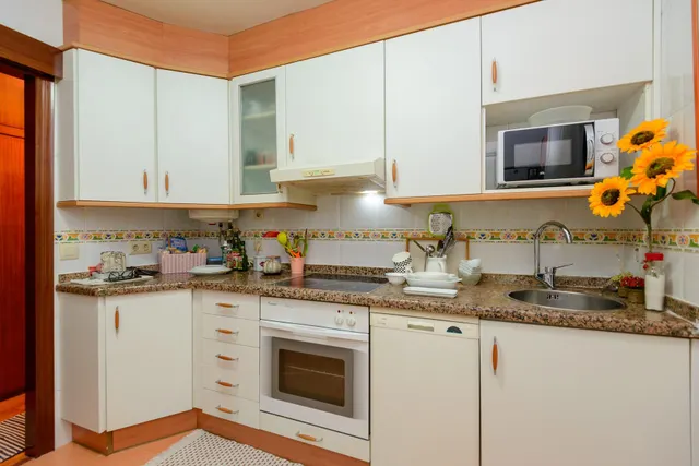 Tres habitaciones, ascensor y trastero en fuertes acevedo. listo para entrar a vivir — 6