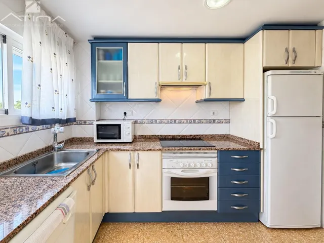 Apartamento en  la playa de Gandía a 200 metros del mar con piscina y garaje — 14