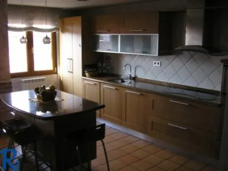 SE VENDE DÚPLEX SEMINUEVO EN EL CENTRO DE VALENCIA DE DON JU - foto 4