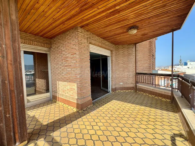 Piso de 5 habitaciones y 2 baños en Plaza Circular - foto 3