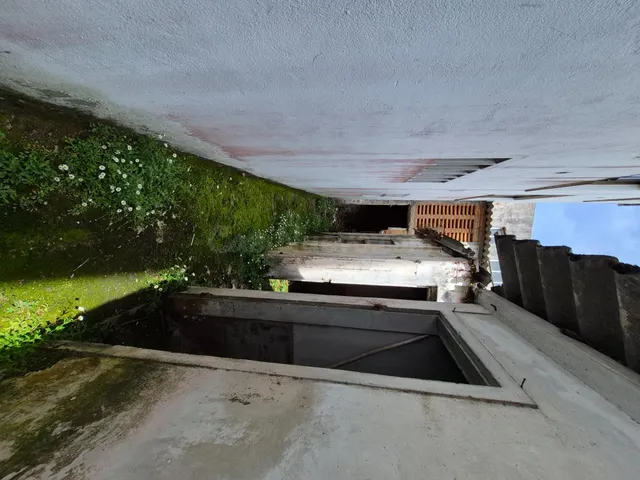 Antigua casa para restaurar en el centro de A Laracha - foto 4