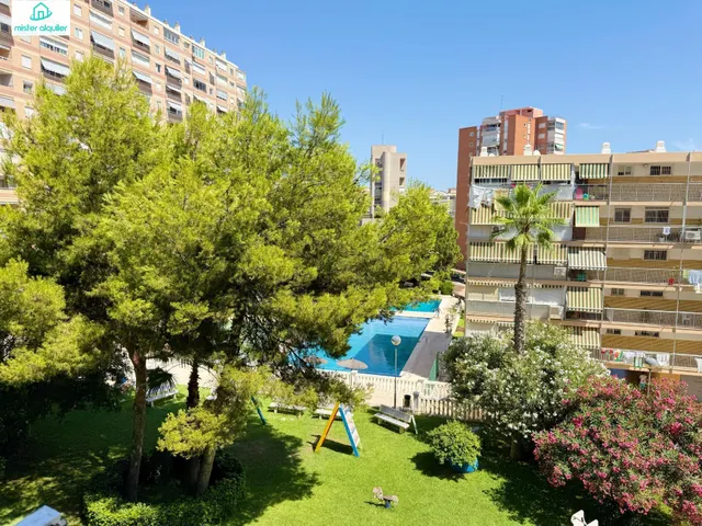ELEGANCIA MEDITERRÁNEA A POCOS METROS DE LA ARENA DORADA — 43