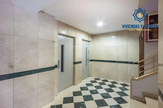 Piso reformado en Avenida Barcelona — 18