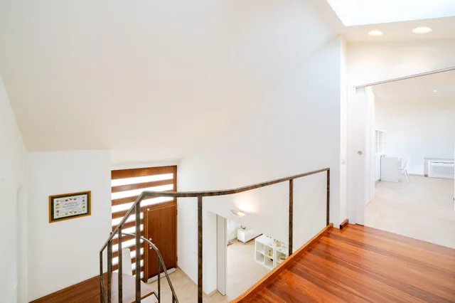 Villa independiente con piscina y 893 m2 de parcela en Benicàssim: espacio, diseño y privacidad — 38